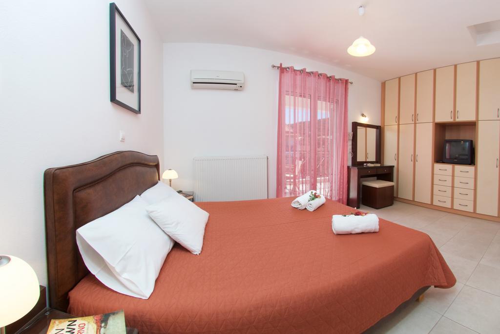 Diamanto Complex Aparthotel Karavomylos Exteriör bild