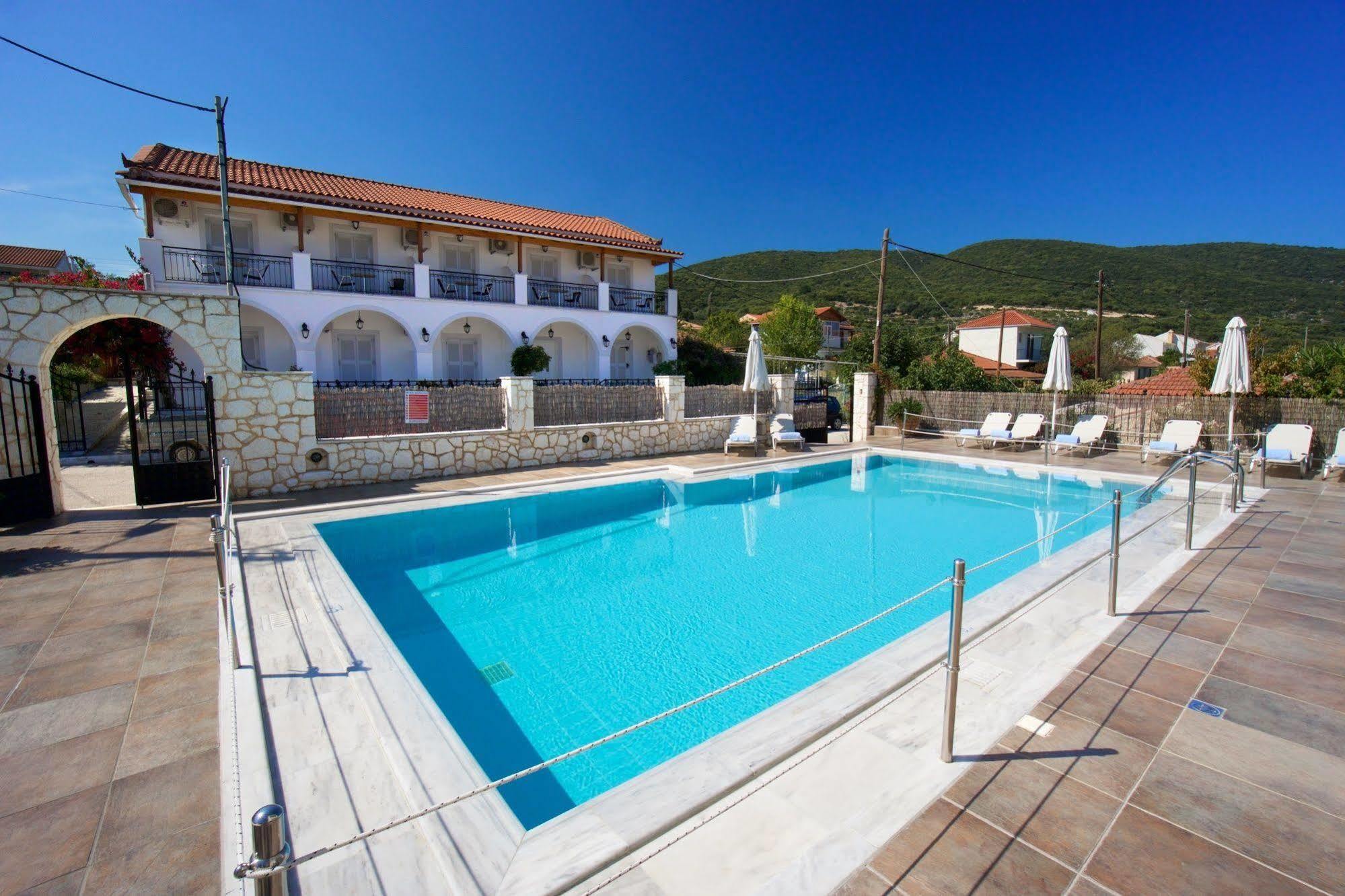 Diamanto Complex Aparthotel Karavomylos Exteriör bild