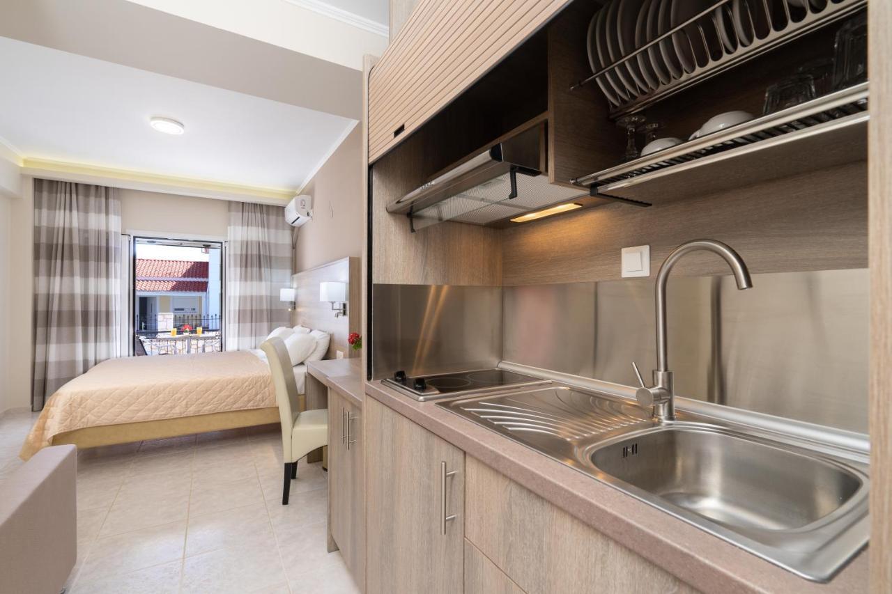 Diamanto Complex Aparthotel Karavomylos Exteriör bild